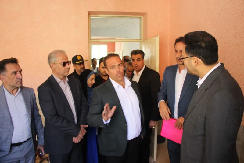 بازدید فرماندار شمیرانات از مدرسه روستای آبنیک